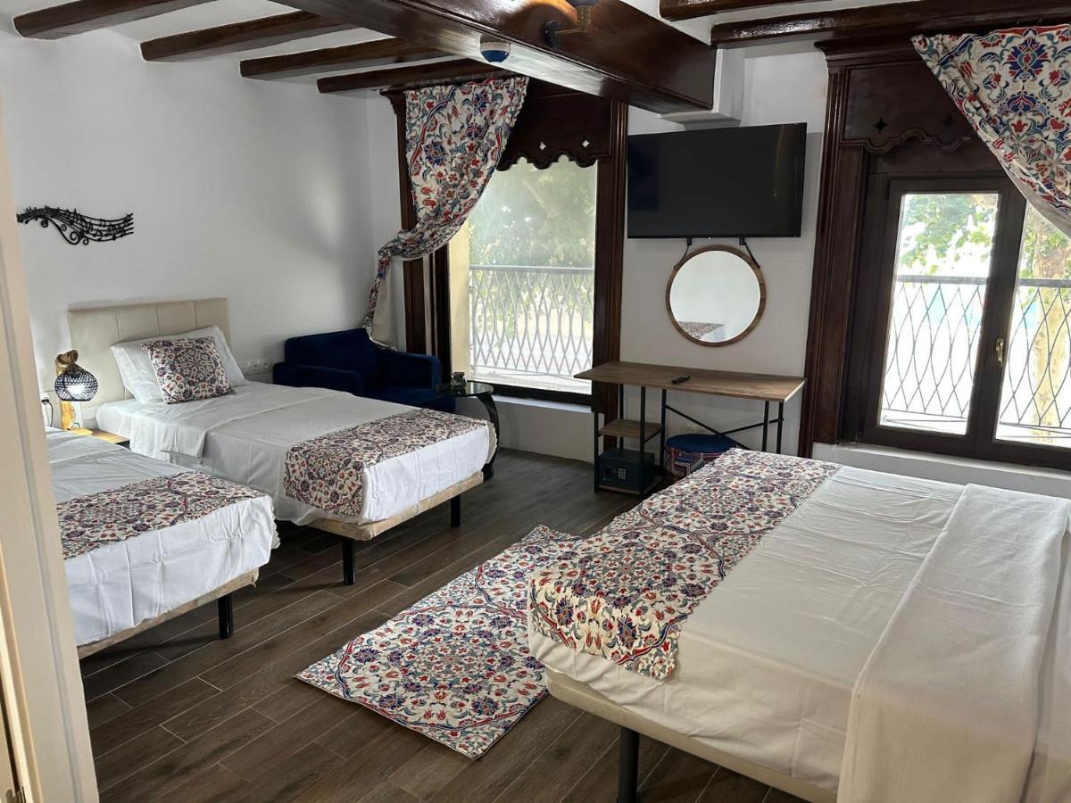 Vilador Beach Hotel Masnou Ngoại thất bức ảnh