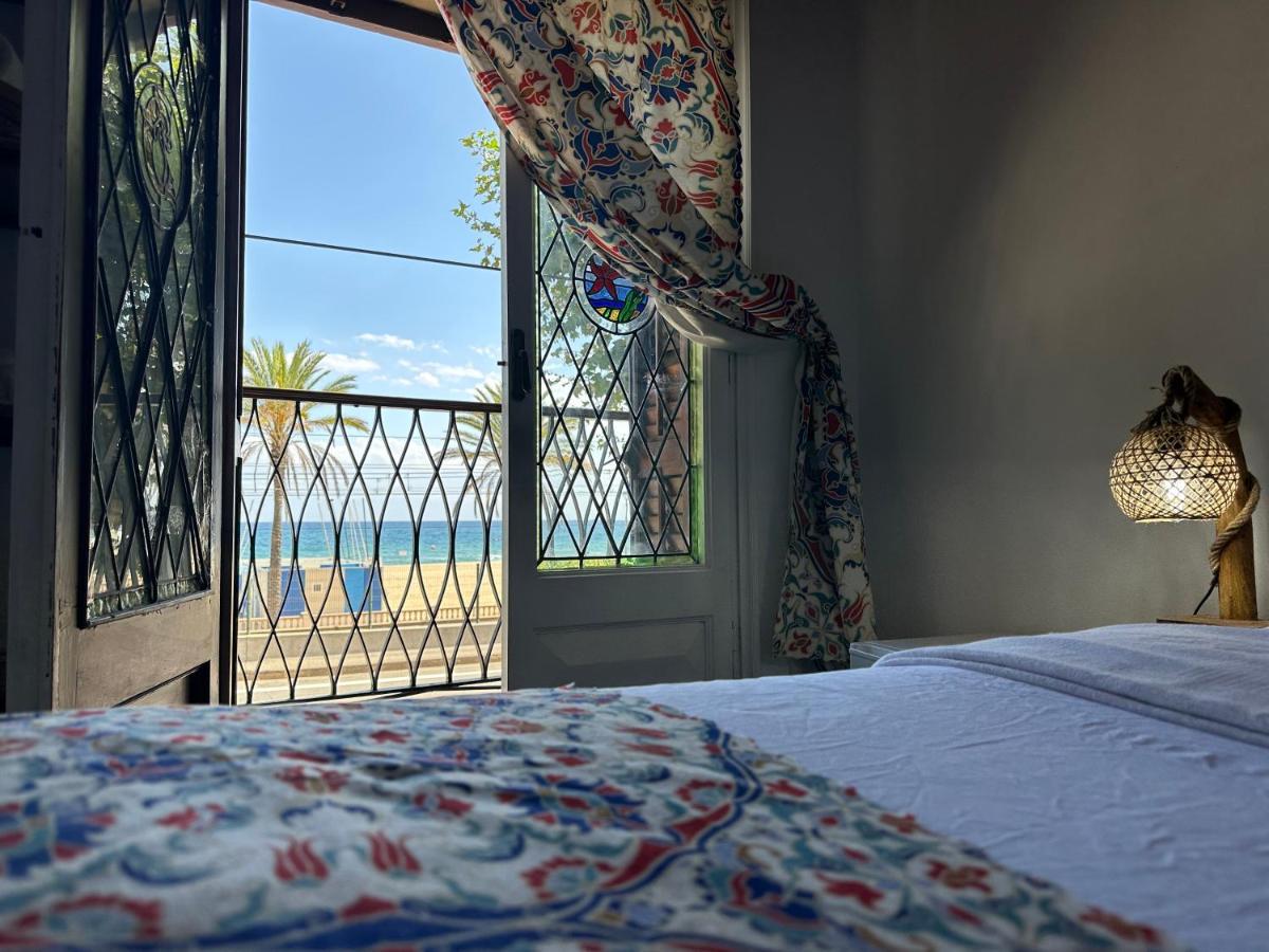Vilador Beach Hotel Masnou Ngoại thất bức ảnh