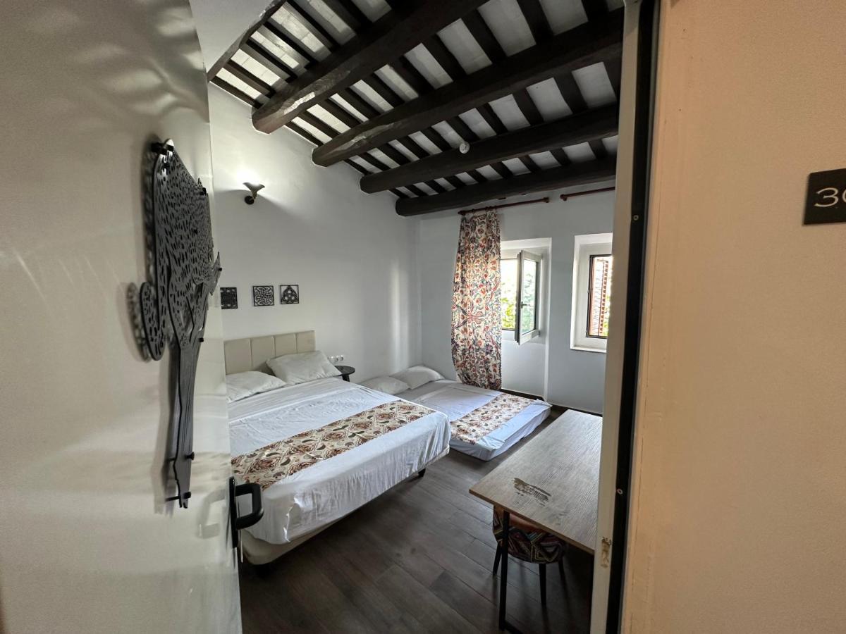 Vilador Beach Hotel Masnou Ngoại thất bức ảnh